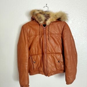 Wilsons Vtg 1970s Burnt Orange Leather Fluffy Coyote Hooded Bomber crop Jacket M